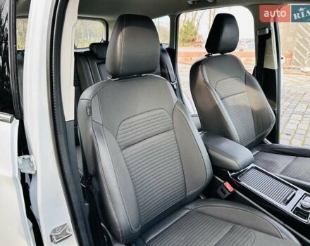 Білий Форд Куга, об'ємом двигуна 2 л та пробігом 140 тис. км за 18500 $, фото 80 на Automoto.ua