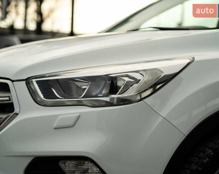 Білий Форд Куга, об'ємом двигуна 1.5 л та пробігом 88 тис. км за 18900 $, фото 9 на Automoto.ua