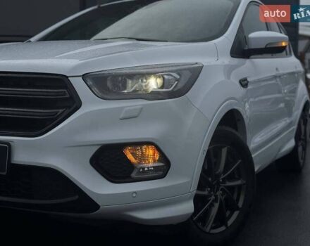 Белый Форд Куга, объемом двигателя 2 л и пробегом 184 тыс. км за 18700 $, фото 1 на Automoto.ua