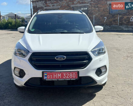 Белый Форд Куга, объемом двигателя 2 л и пробегом 170 тыс. км за 17999 $, фото 2 на Automoto.ua