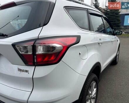 Белый Форд Куга, объемом двигателя 1.5 л и пробегом 91 тыс. км за 17500 $, фото 11 на Automoto.ua