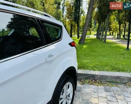 Білий Форд Куга, об'ємом двигуна 2 л та пробігом 140 тис. км за 19500 $, фото 12 на Automoto.ua
