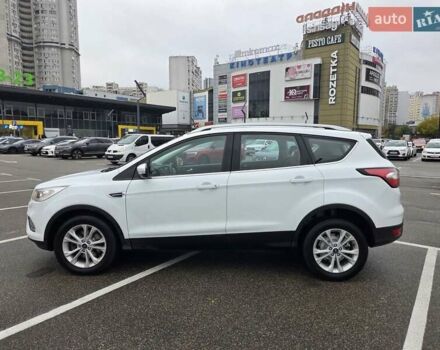 Форд Куга 2019 в Киеве на Automoto.ua Белый Форд Куга, объемом двигателя 2 л и пробегом 133 тыс. км за 19500 $, фото 5 на Automoto.ua