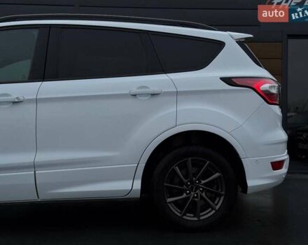 Белый Форд Куга, объемом двигателя 2 л и пробегом 184 тыс. км за 18700 $, фото 6 на Automoto.ua