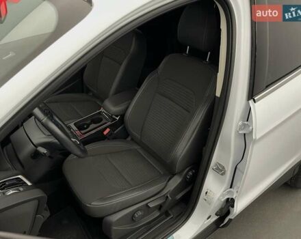 Білий Форд Куга, об'ємом двигуна 2 л та пробігом 45 тис. км за 23104 $, фото 14 на Automoto.ua