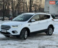 Белый Форд Куга, объемом двигателя 1.5 л и пробегом 179 тыс. км за 18500 $, фото 1 на Automoto.ua