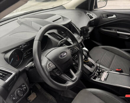 Форд Куга 2019 в Львове на Automoto.ua Белый Форд Куга, объемом двигателя 1.5 л и пробегом 80 тыс. км за 18000 $, фото 9 на Automoto.ua