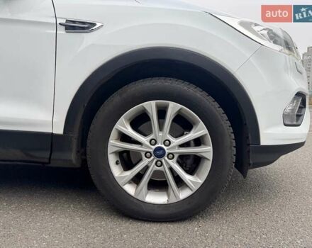 Белый Форд Куга, объемом двигателя 1.5 л и пробегом 91 тыс. км за 17500 $, фото 6 на Automoto.ua