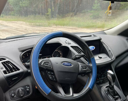 Білий Форд Куга, об'ємом двигуна 1.5 л та пробігом 114 тис. км за 18000 $, фото 17 на Automoto.ua