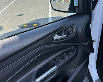 Белый Форд Куга, объемом двигателя 1.5 л и пробегом 110 тыс. км за 17000 $, фото 12 на Automoto.ua