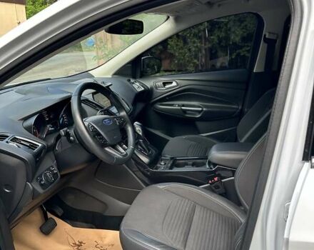 Белый Форд Куга, объемом двигателя 1.5 л и пробегом 49 тыс. км за 18500 $, фото 8 на Automoto.ua