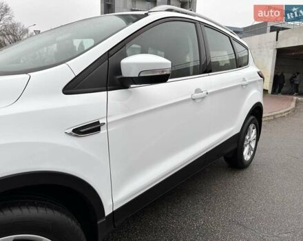 Белый Форд Куга, объемом двигателя 2 л и пробегом 70 тыс. км за 20500 $, фото 6 на Automoto.ua