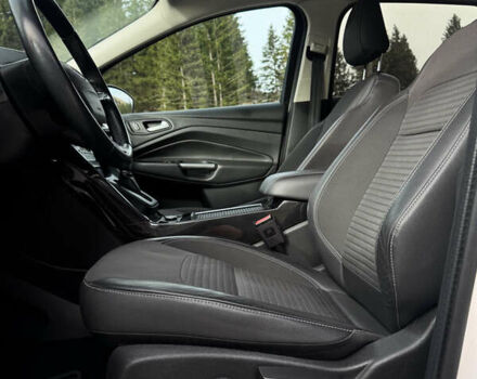 Білий Форд Куга, об'ємом двигуна 1.5 л та пробігом 125 тис. км за 14500 $, фото 27 на Automoto.ua