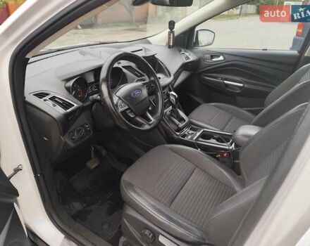 Білий Форд Куга, об'ємом двигуна 2 л та пробігом 96 тис. км за 20000 $, фото 4 на Automoto.ua