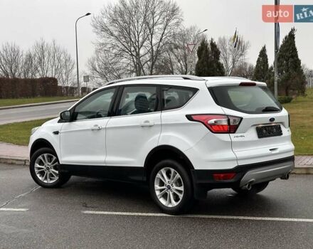 Белый Форд Куга, объемом двигателя 2 л и пробегом 70 тыс. км за 20500 $, фото 20 на Automoto.ua