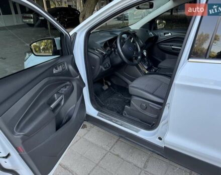 Белый Форд Куга, объемом двигателя 1.5 л и пробегом 55 тыс. км за 23500 $, фото 4 на Automoto.ua