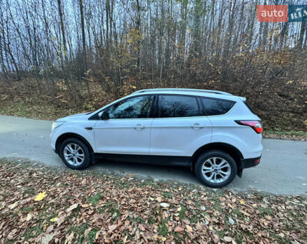 Белый Форд Куга, объемом двигателя 1.5 л и пробегом 64 тыс. км за 21500 $, фото 2 на Automoto.ua