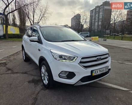 Белый Форд Куга, объемом двигателя 2 л и пробегом 134 тыс. км за 18950 $, фото 8 на Automoto.ua