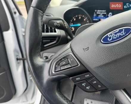 Белый Форд Куга, объемом двигателя 1.5 л и пробегом 91 тыс. км за 17500 $, фото 28 на Automoto.ua