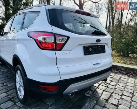 Білий Форд Куга, об'ємом двигуна 2 л та пробігом 140 тис. км за 18500 $, фото 39 на Automoto.ua