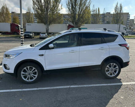Белый Форд Куга, объемом двигателя 1.5 л и пробегом 110 тыс. км за 17000 $, фото 2 на Automoto.ua