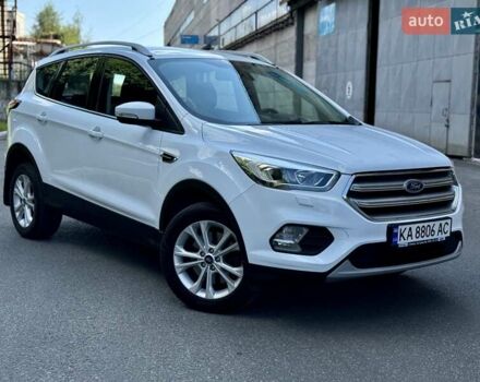 Белый Форд Куга, объемом двигателя 2 л и пробегом 120 тыс. км за 17900 $, фото 3 на Automoto.ua