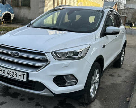 Белый Форд Куга, объемом двигателя 1.5 л и пробегом 102 тыс. км за 19500 $, фото 4 на Automoto.ua