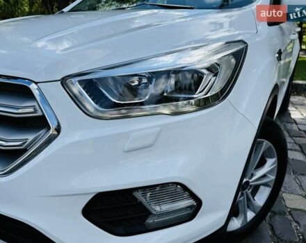 Білий Форд Куга, об'ємом двигуна 2 л та пробігом 140 тис. км за 19500 $, фото 6 на Automoto.ua