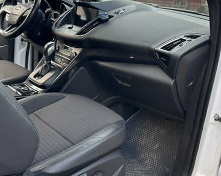 Белый Форд Куга, объемом двигателя 1.5 л и пробегом 102 тыс. км за 19500 $, фото 22 на Automoto.ua