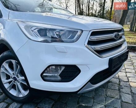 Білий Форд Куга, об'ємом двигуна 2 л та пробігом 140 тис. км за 18500 $, фото 4 на Automoto.ua
