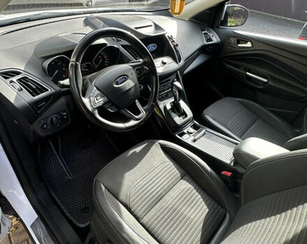 Белый Форд Куга, объемом двигателя 1.5 л и пробегом 88 тыс. км за 18000 $, фото 2 на Automoto.ua