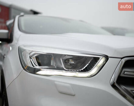 Белый Форд Куга, объемом двигателя 1.5 л и пробегом 82 тыс. км за 19500 $, фото 45 на Automoto.ua