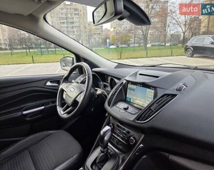 Белый Форд Куга, объемом двигателя 2 л и пробегом 134 тыс. км за 18950 $, фото 13 на Automoto.ua