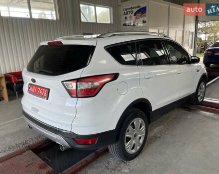 Белый Форд Куга, объемом двигателя 2 л и пробегом 197 тыс. км за 17200 $, фото 3 на Automoto.ua