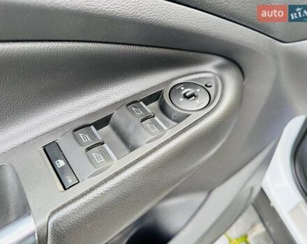 Білий Форд Куга, об'ємом двигуна 2 л та пробігом 140 тис. км за 18500 $, фото 44 на Automoto.ua