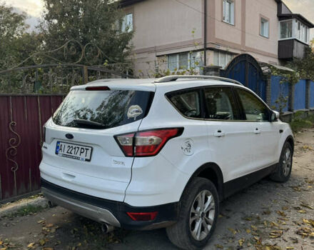 Белый Форд Куга, объемом двигателя 1.5 л и пробегом 113 тыс. км за 17500 $, фото 3 на Automoto.ua
