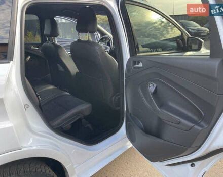 Білий Форд Куга, об'ємом двигуна 2 л та пробігом 248 тис. км за 17500 $, фото 25 на Automoto.ua