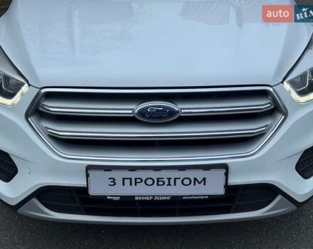 Белый Форд Куга, объемом двигателя 1.5 л и пробегом 91 тыс. км за 17500 $, фото 3 на Automoto.ua