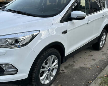 Белый Форд Куга, объемом двигателя 1.5 л и пробегом 102 тыс. км за 19500 $, фото 31 на Automoto.ua