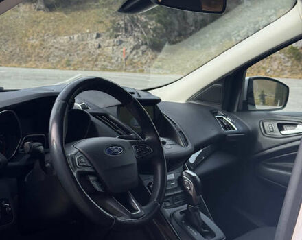 Білий Форд Куга, об'ємом двигуна 1.5 л та пробігом 125 тис. км за 14500 $, фото 9 на Automoto.ua