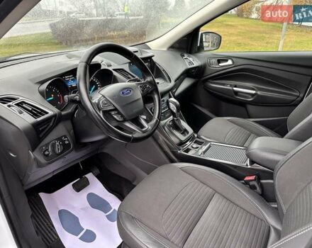 Белый Форд Куга, объемом двигателя 2 л и пробегом 70 тыс. км за 20500 $, фото 28 на Automoto.ua