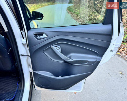 Белый Форд Куга, объемом двигателя 1.5 л и пробегом 64 тыс. км за 21500 $, фото 13 на Automoto.ua