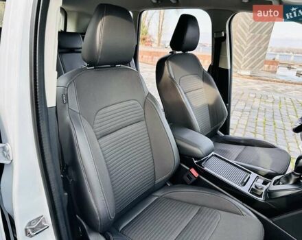 Білий Форд Куга, об'ємом двигуна 2 л та пробігом 140 тис. км за 18500 $, фото 72 на Automoto.ua