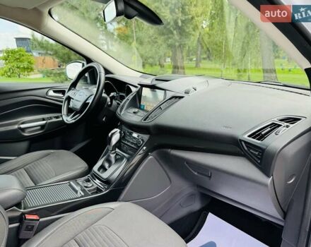 Білий Форд Куга, об'ємом двигуна 2 л та пробігом 140 тис. км за 19500 $, фото 118 на Automoto.ua