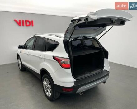 Білий Форд Куга, об'ємом двигуна 2 л та пробігом 45 тис. км за 23104 $, фото 9 на Automoto.ua