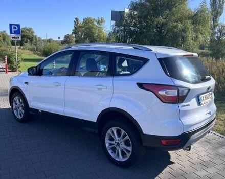 Белый Форд Куга, объемом двигателя 1.5 л и пробегом 182 тыс. км за 18000 $, фото 2 на Automoto.ua