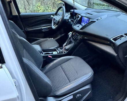 Белый Форд Куга, объемом двигателя 1.5 л и пробегом 64 тыс. км за 21500 $, фото 11 на Automoto.ua