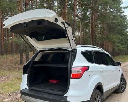 Форд Куга 2019 в Киеве на Automoto.ua Белый Форд Куга, объемом двигателя 1.5 л и пробегом 114 тыс. км за 18100 $, фото 8 на Automoto.ua