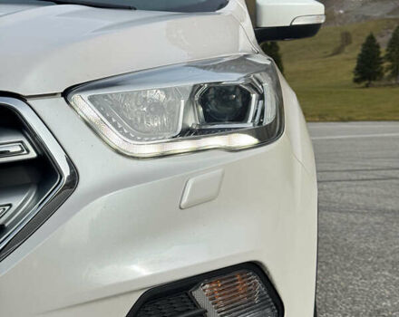 Білий Форд Куга, об'ємом двигуна 1.5 л та пробігом 125 тис. км за 14500 $, фото 16 на Automoto.ua