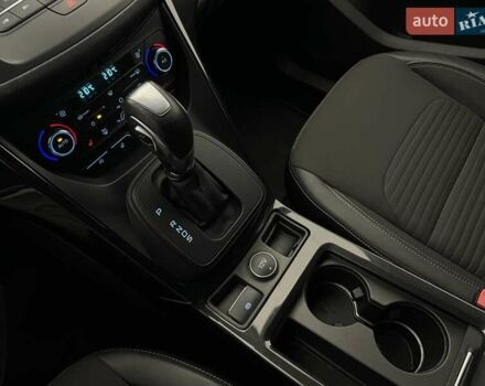 Білий Форд Куга, об'ємом двигуна 2 л та пробігом 45 тис. км за 23104 $, фото 13 на Automoto.ua